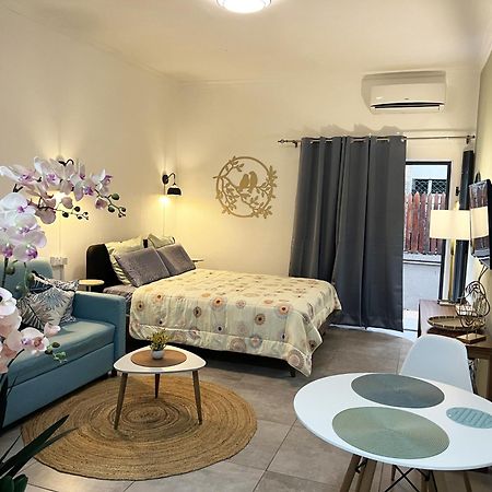 Newly Renovated Studio Apartment With Rooftop Pool, Few Steps To The Beach Flic-en-Flacq Extérieur photo