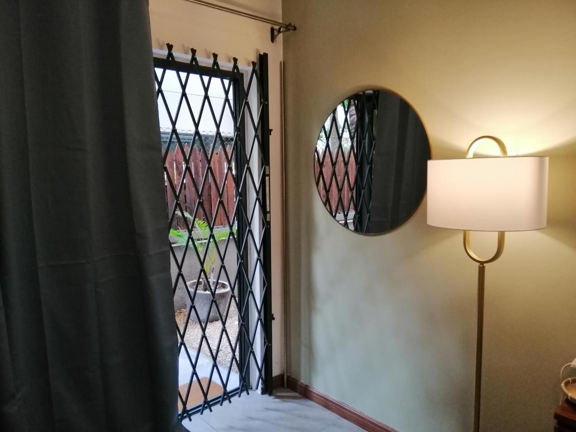 Newly Renovated Studio Apartment With Rooftop Pool, Few Steps To The Beach Flic-en-Flacq Extérieur photo